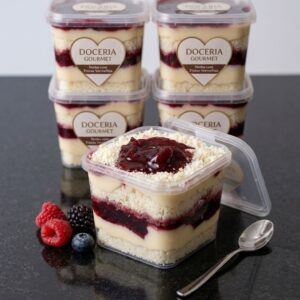 Bolo de Pote - Ninho com geleia de Frutas Vermelhas